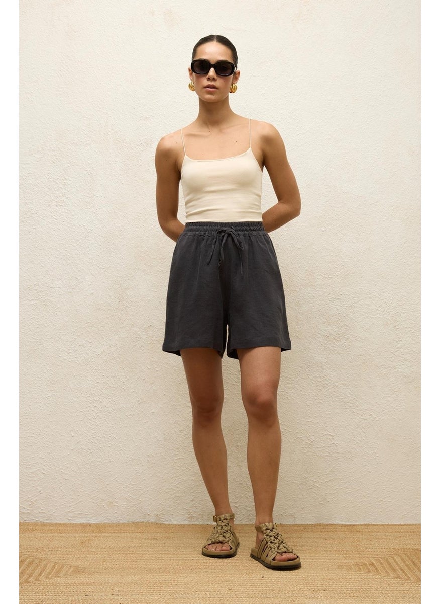 Manuka Linen Relaxed Shorts Anthracite  - Image 5