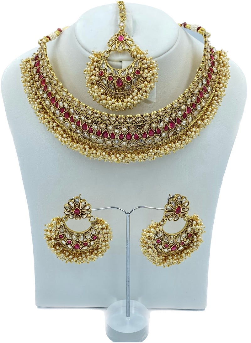 جوهونا قلادة مجوهرات هندية تقليدية من GOHONA Royal Bling Bollywood مع مجموعة أقراط و 1 Tikka باللون الأرجواني  - Image 2