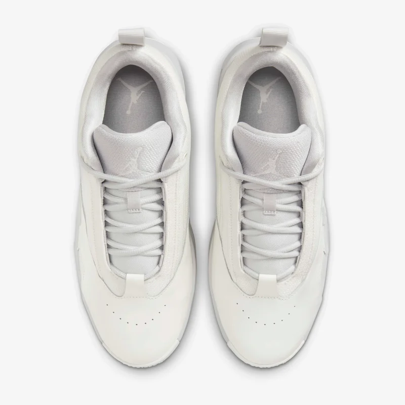 Jordan Women's Max Aura 6 Shoes