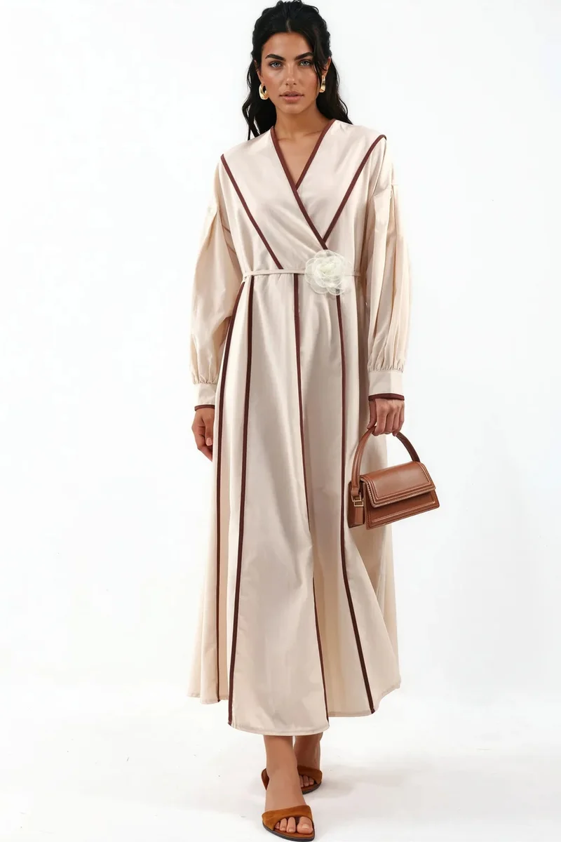 جينيفر Belted Striped Maxi Dress