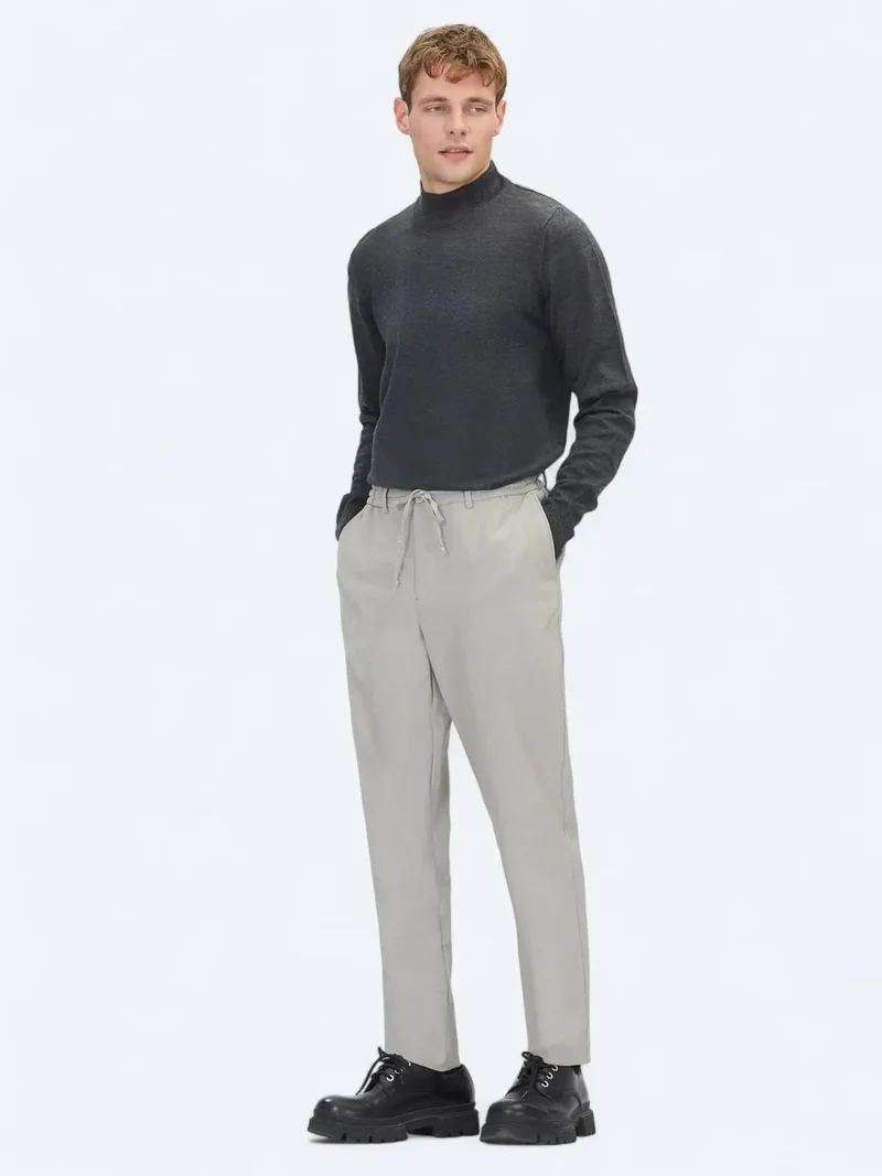 كيب بنطال رياضي بيج اللون بقصة مريحة