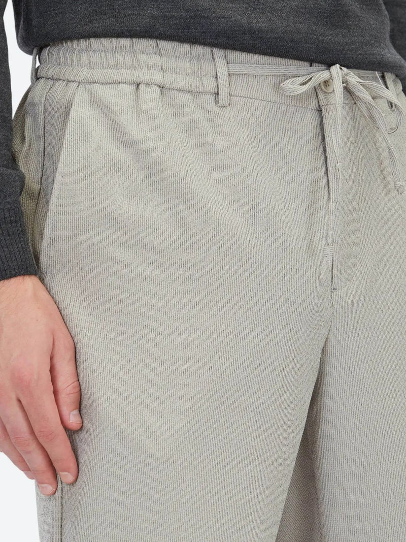 كيب بنطال رياضي بيج اللون بقصة مريحة - Image 4