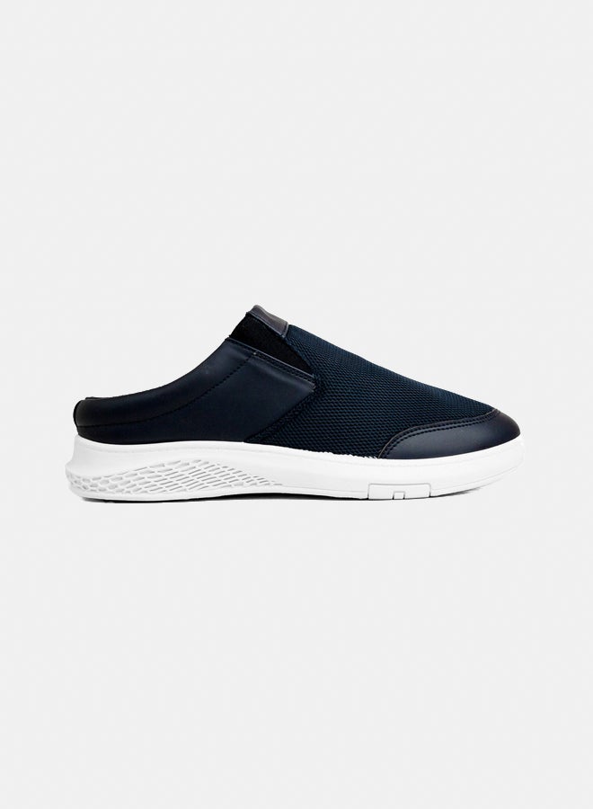 High Top Sneaker
