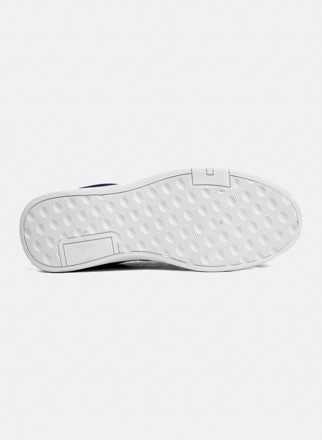 High Top Sneaker