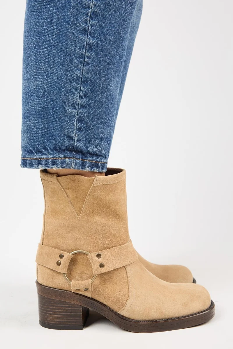 مانجيرو أحذية مانيجيرو (ليفيا) النسائية الجلدية الأصلية ذات اللون الرملي، مناسبة لراكبي الدراجات النارية