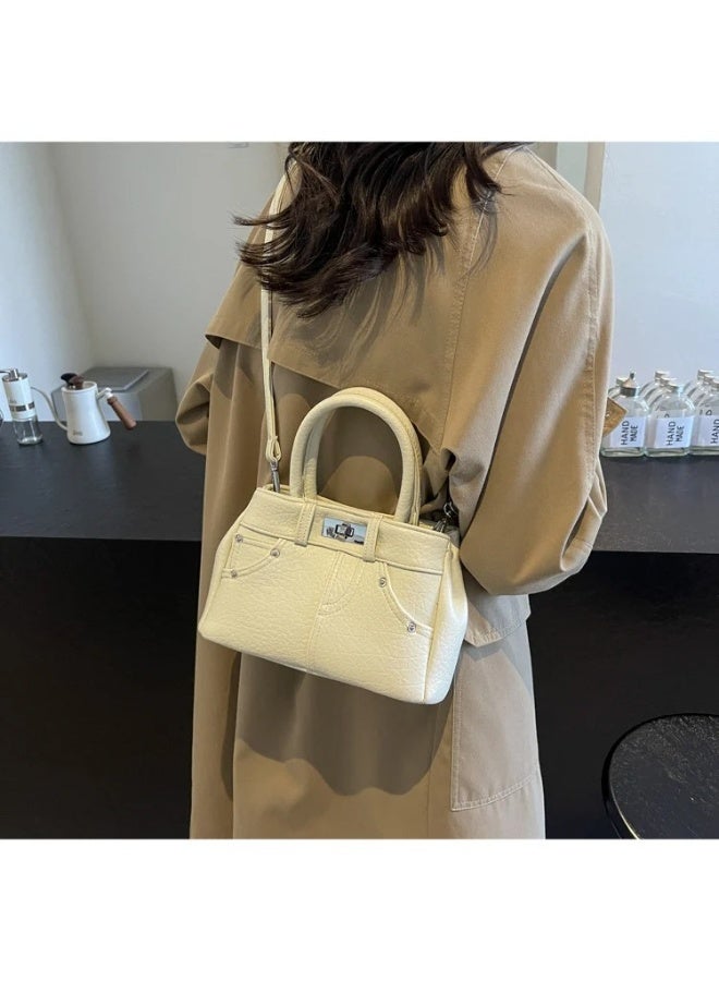 ليقنت  شنطة نسائية فاخرة بلون ابيض – تصميم أنيق وعصري - Image 4