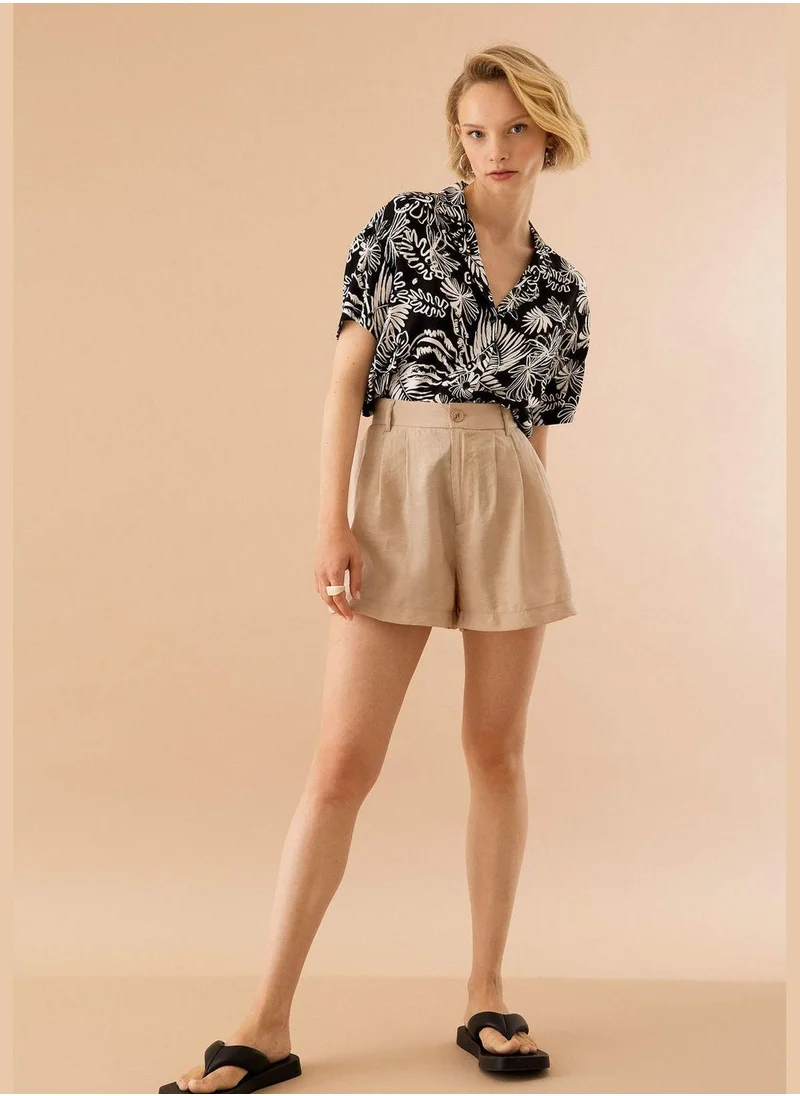 DeFacto Regular Fit High Waisted Mini Short