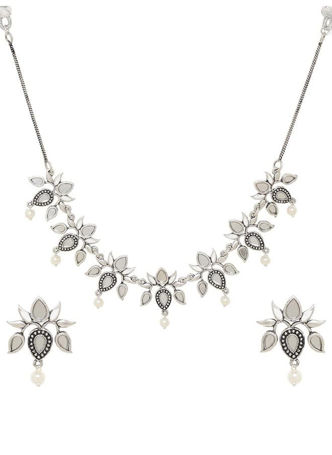 VOYLLA Amaira Mirror Details Necklace Set  - Image 2