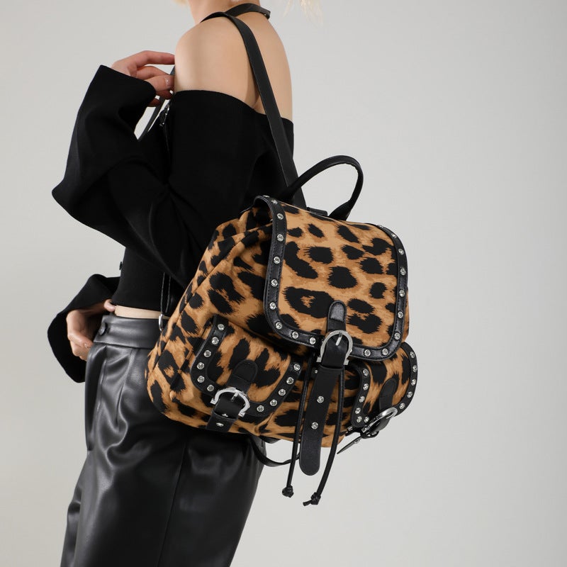 Retro New Distinctive Leopard Print Backpack Trendy Fashion Flip Bag Rivet Large Capacity Backpack - Image 3