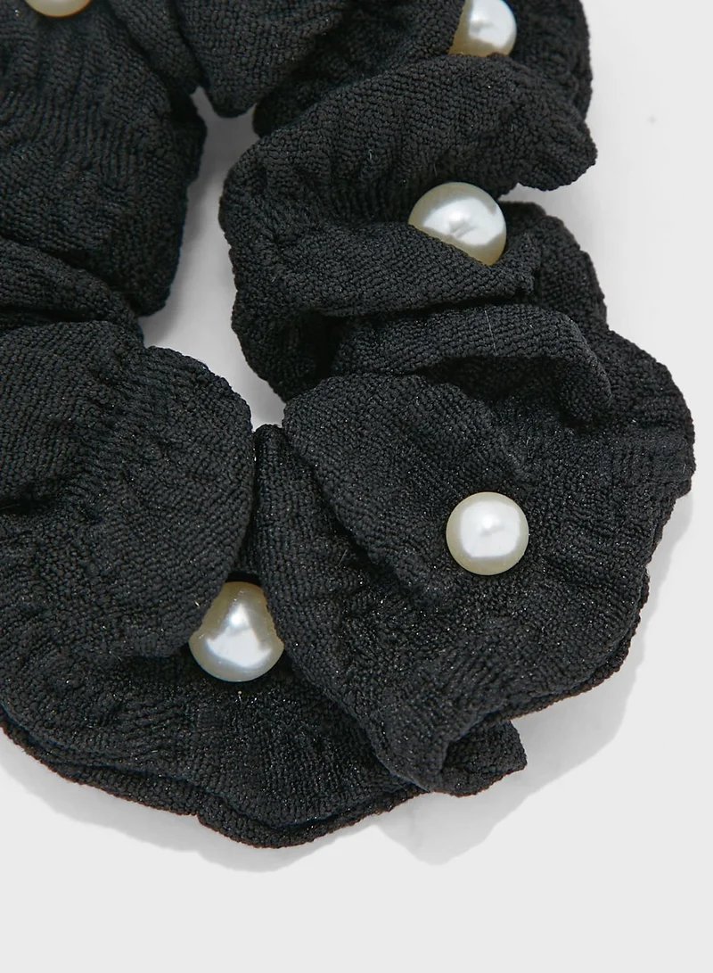 ELLA Pearl Scrunchie Hair Tie