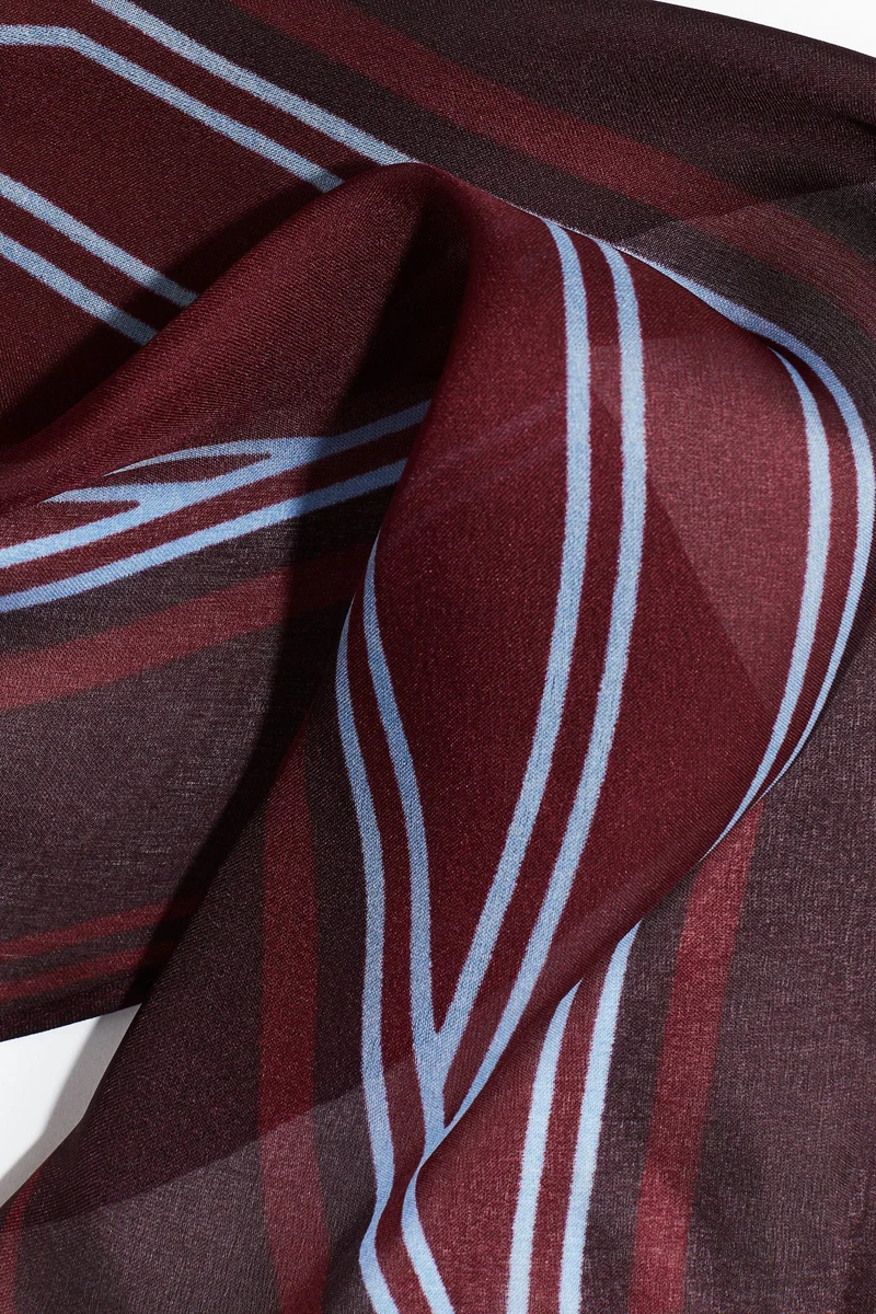 H&M Diamond-shaped scarf