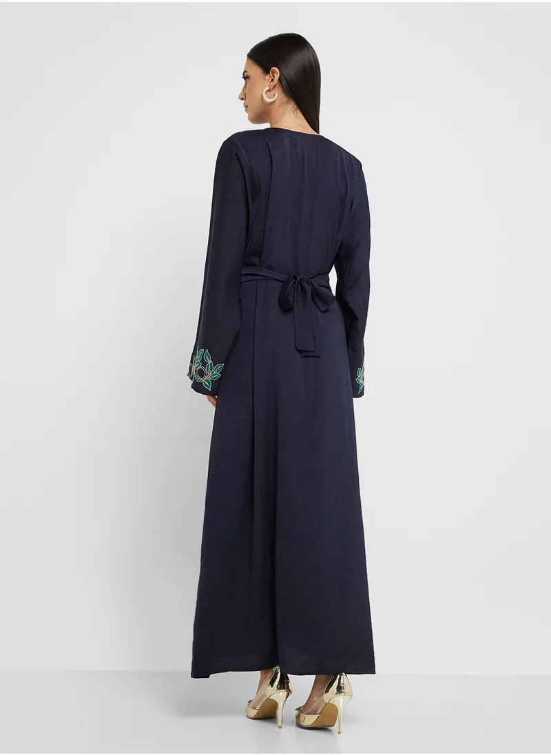 هيا كلوزيت Emroidered Belted Jalabiya