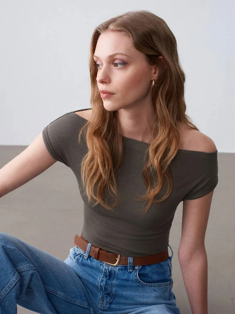 ديلفين DILVIN Off-Shoulder Slim Fit Jersey Blouse