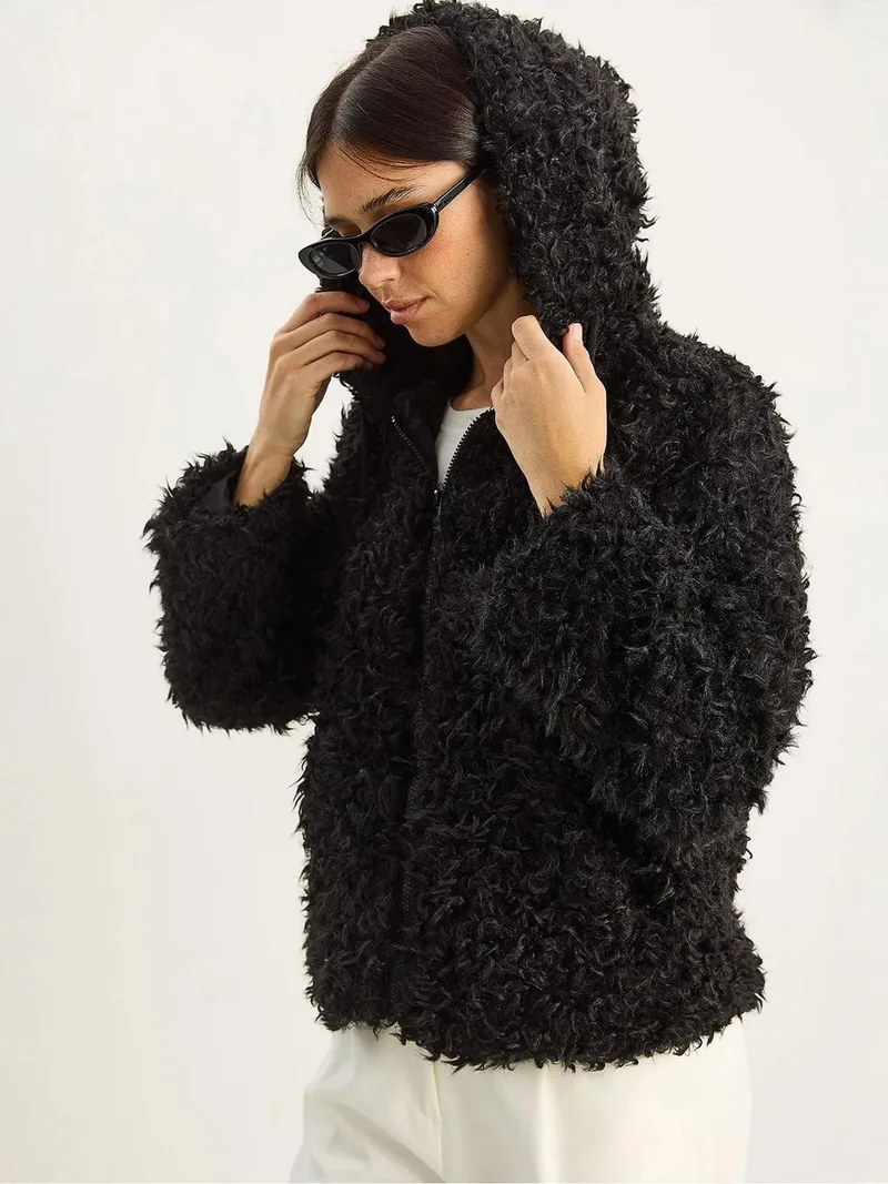 بيانكو لوتشي معطف مخملي بغطاء رأس من لوتشي