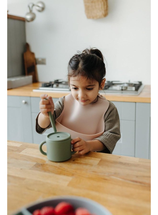 Pippeta The Pippeta Silicone Baby Bib is designed to make mealtime cleaner and more convenient for both parents and babies. Made from premium food-grade silicone, it is soft, safe, and completely BPA-free. Its waterproof design helps protect clothing from spills, while the built-in food catcher pocket keeps mess to a minimum. The adjustable neck strap ensures a comfortable fit as your baby grows. Easy to clean, roll, and carry, it is perfect for both home use and travel. A practical everyday essential that combines functionality, durability, and smart design in one feeding solution. - Image 3