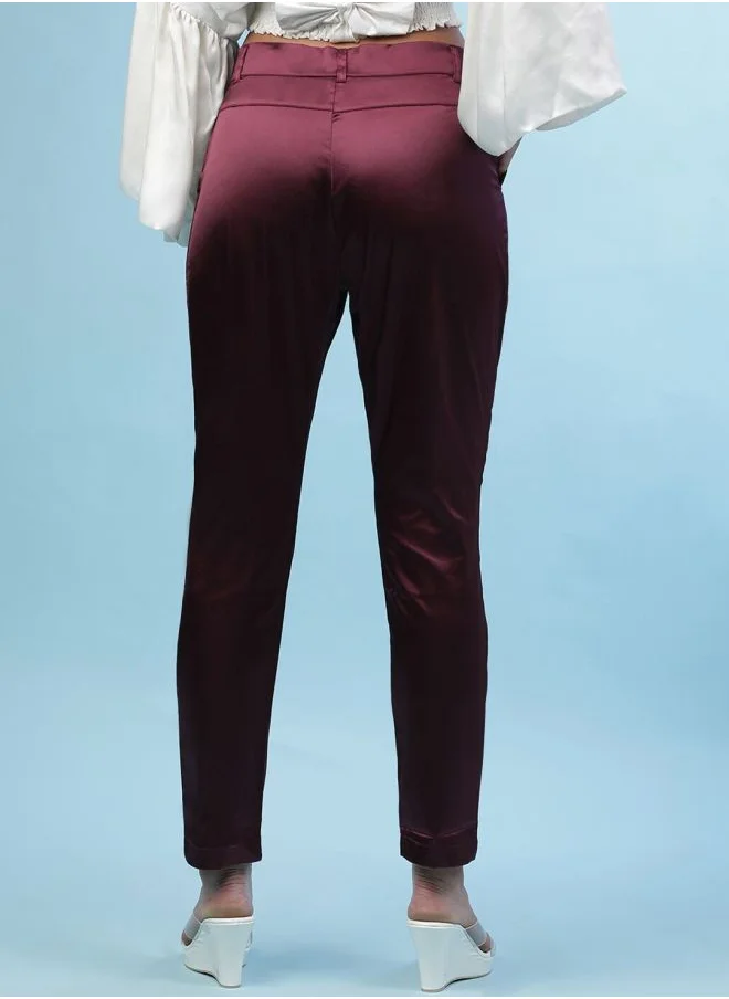 مرفوعة Women Tapered Solid Mid-Rise Pants