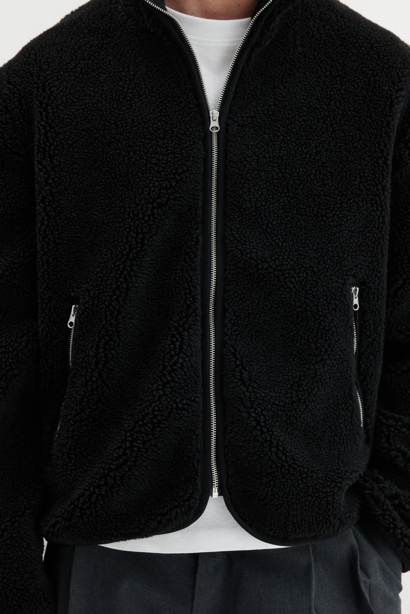 اتش اند ام جاكيت بقصّة عادية من نسيج التيدي