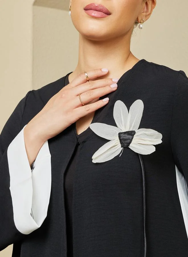 ستايلي Contrast Side Panel Flared Abaya with Flower Corsage Detail