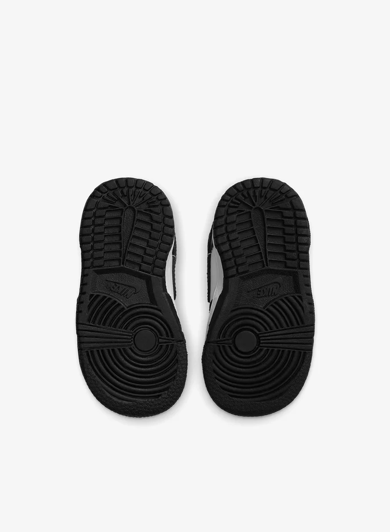 نايكي حذاء دانك لو للأطفال