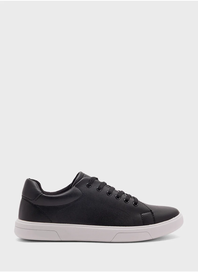 جينجر Textured Casual Sneakers