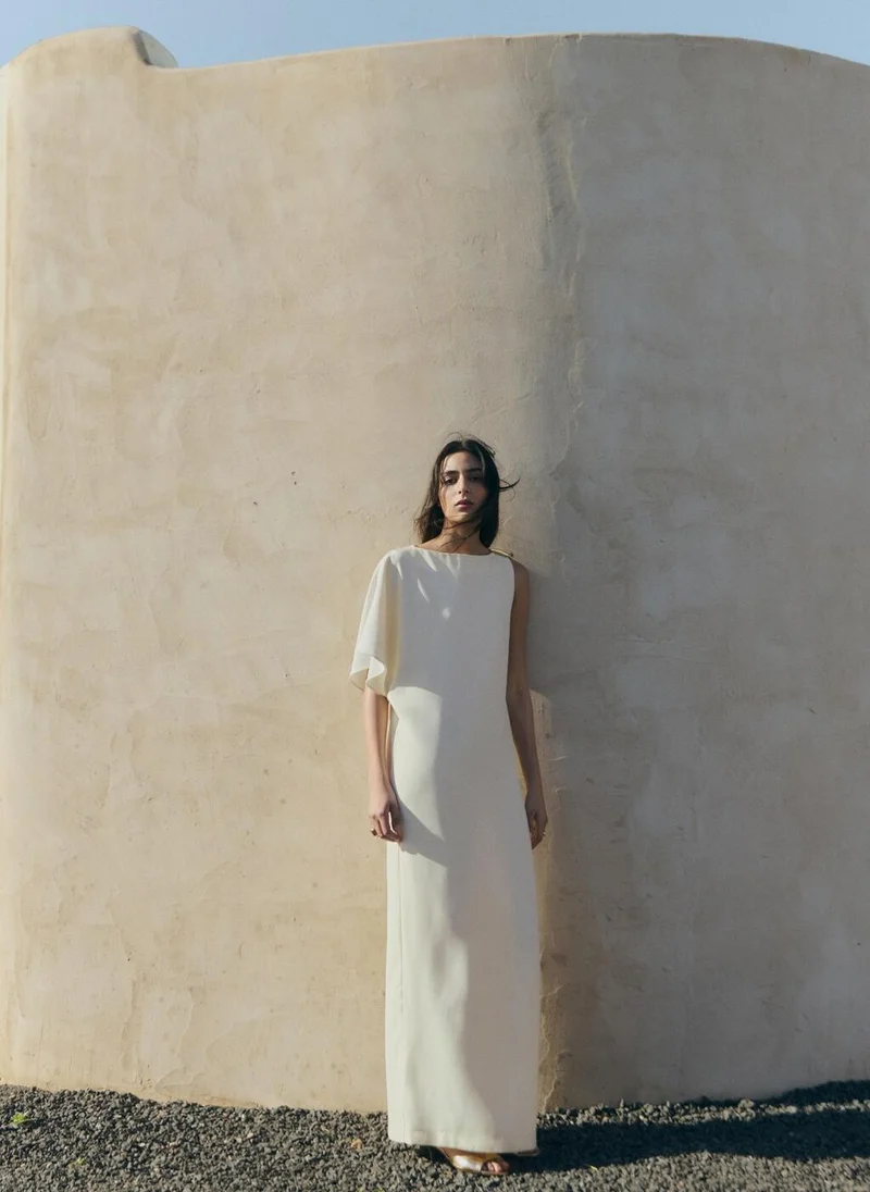 مانجو Long dress with asymmetrical sleeve