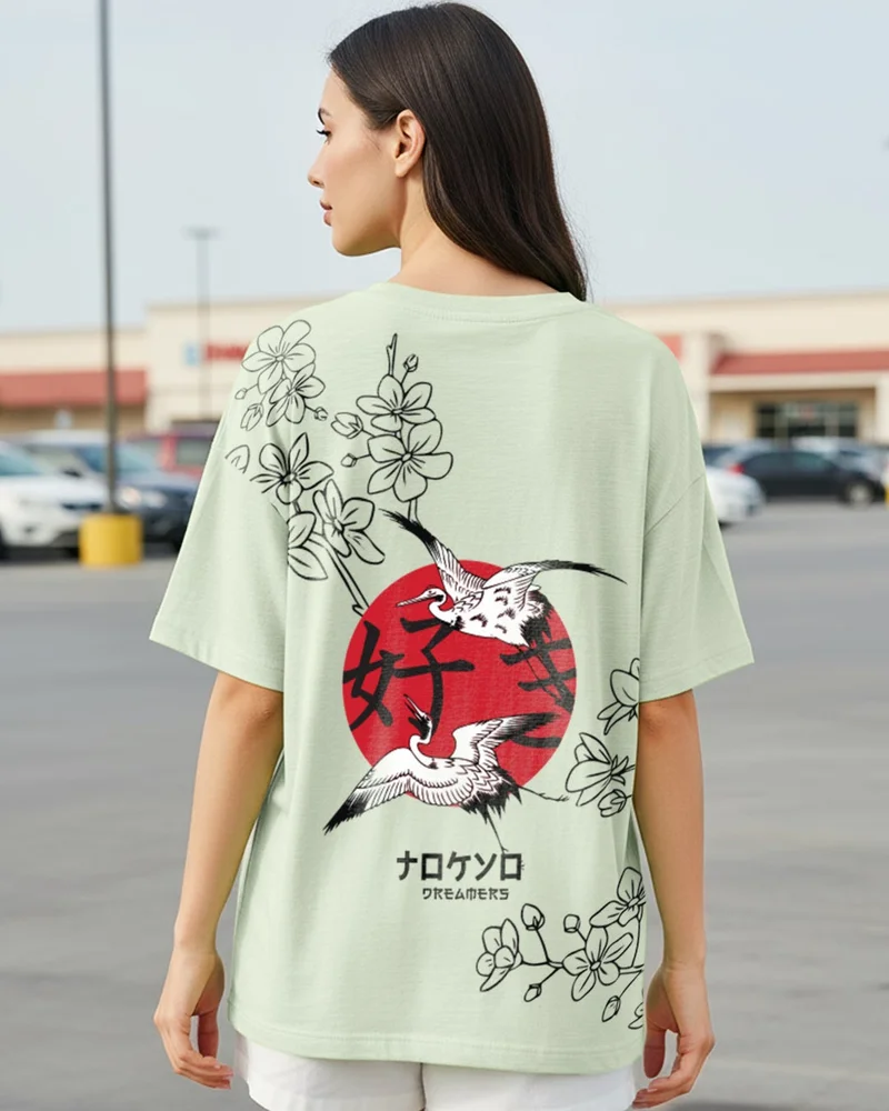 بيواكوف تيشيرت نسائي أخضر بطبعة جرافيك مافيس مقاس كبير