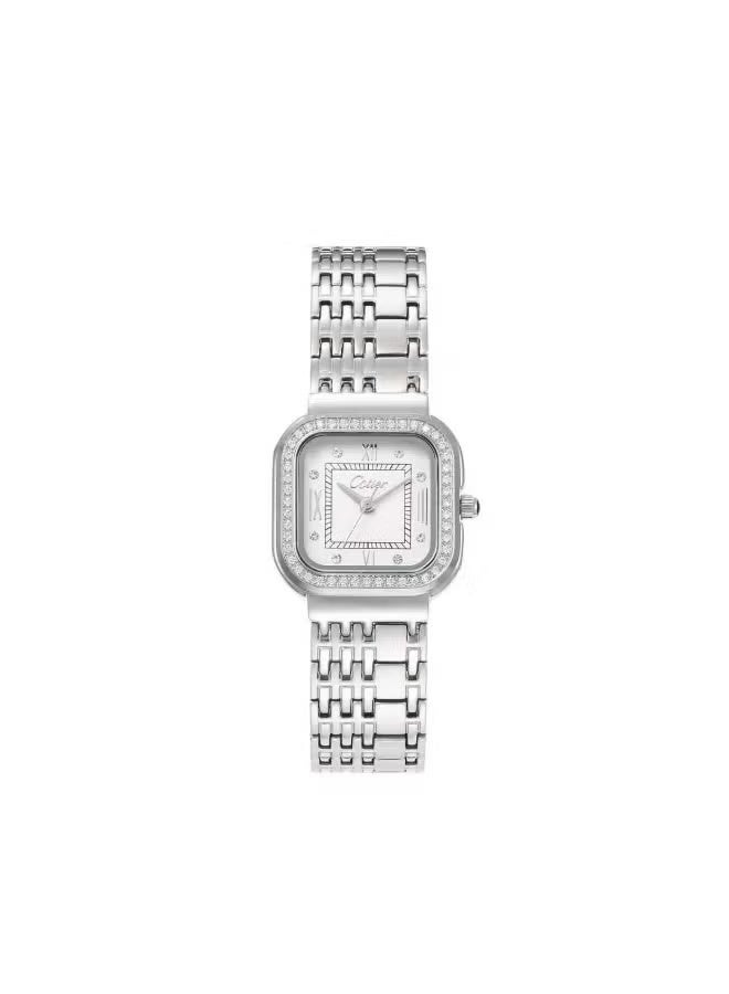 ساعة نسائية كلاسيكية بإطار مربع، مصممة من الستانلس ستيل مرصعة بالألماس.