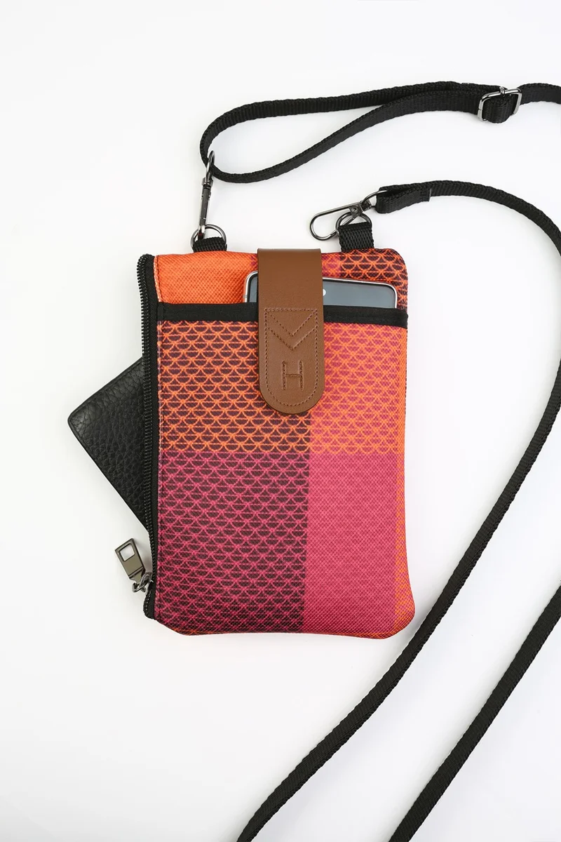 Hamur Dough Women's Cross Strap Wallet with Phone Compartment Shoulder Bag Leather Cover Berry