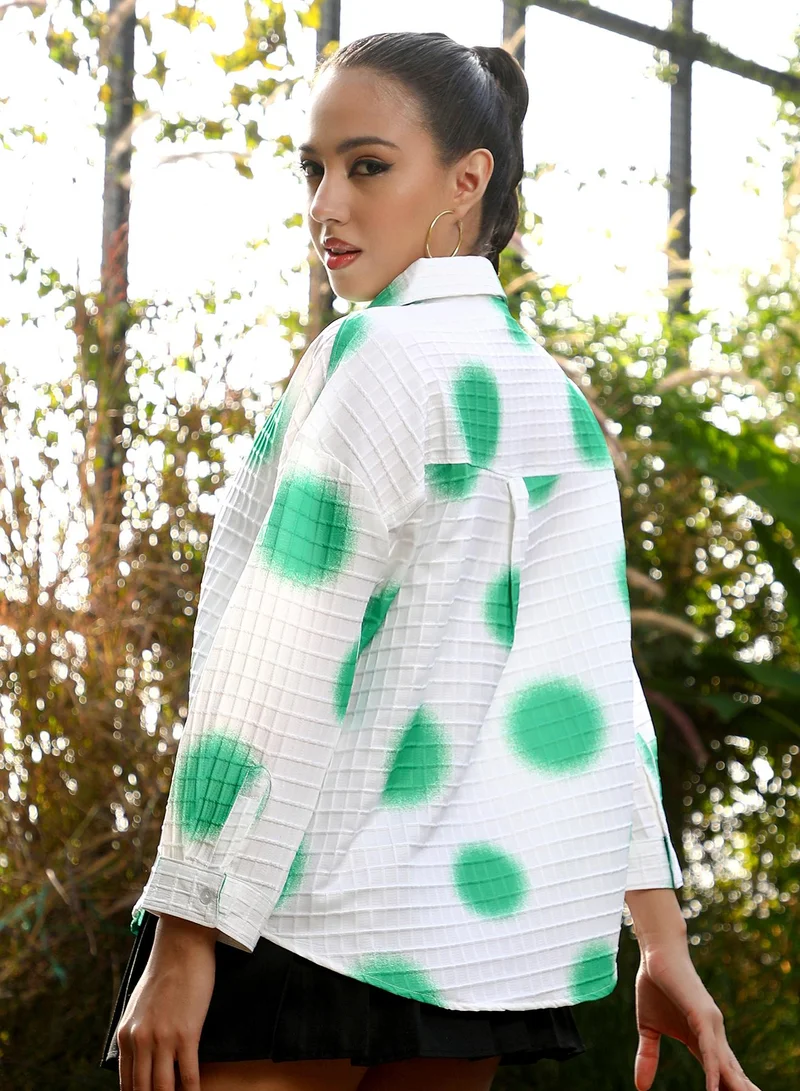PINACOLADA  Women's Forest Green & Chalk White Spraypaint Oversized Shirt | نساء | أكمام طويلة | طبعة تجريدية | طوق منتشر | كاجوال كبير الحجم | قميص for Women | Best Price UAE