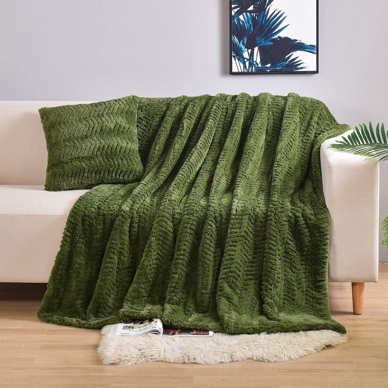 YUSOKI Luxury Faux Fur Throw BlanketWithout Pillows 2 Layers3lbAll AgesHome Decoration Olive Green50 x 63