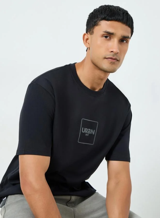 Styli Men Black Graphic Print Crew Neck T-Shirt