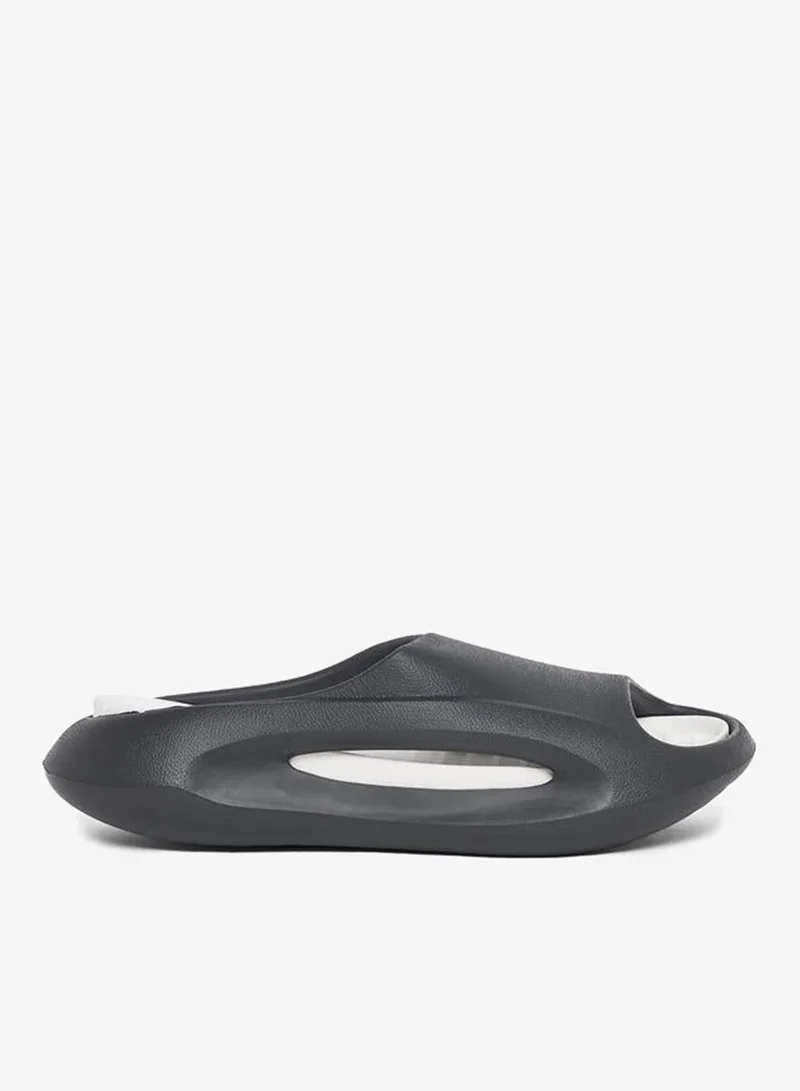 ستايلي شبشب بنعل بلاتفورم مع فتحات