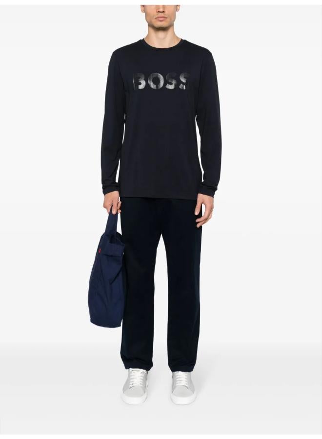 بوس تيشيرت بياقة دائرية مزين بشعار العلامة التجارية - Image 4