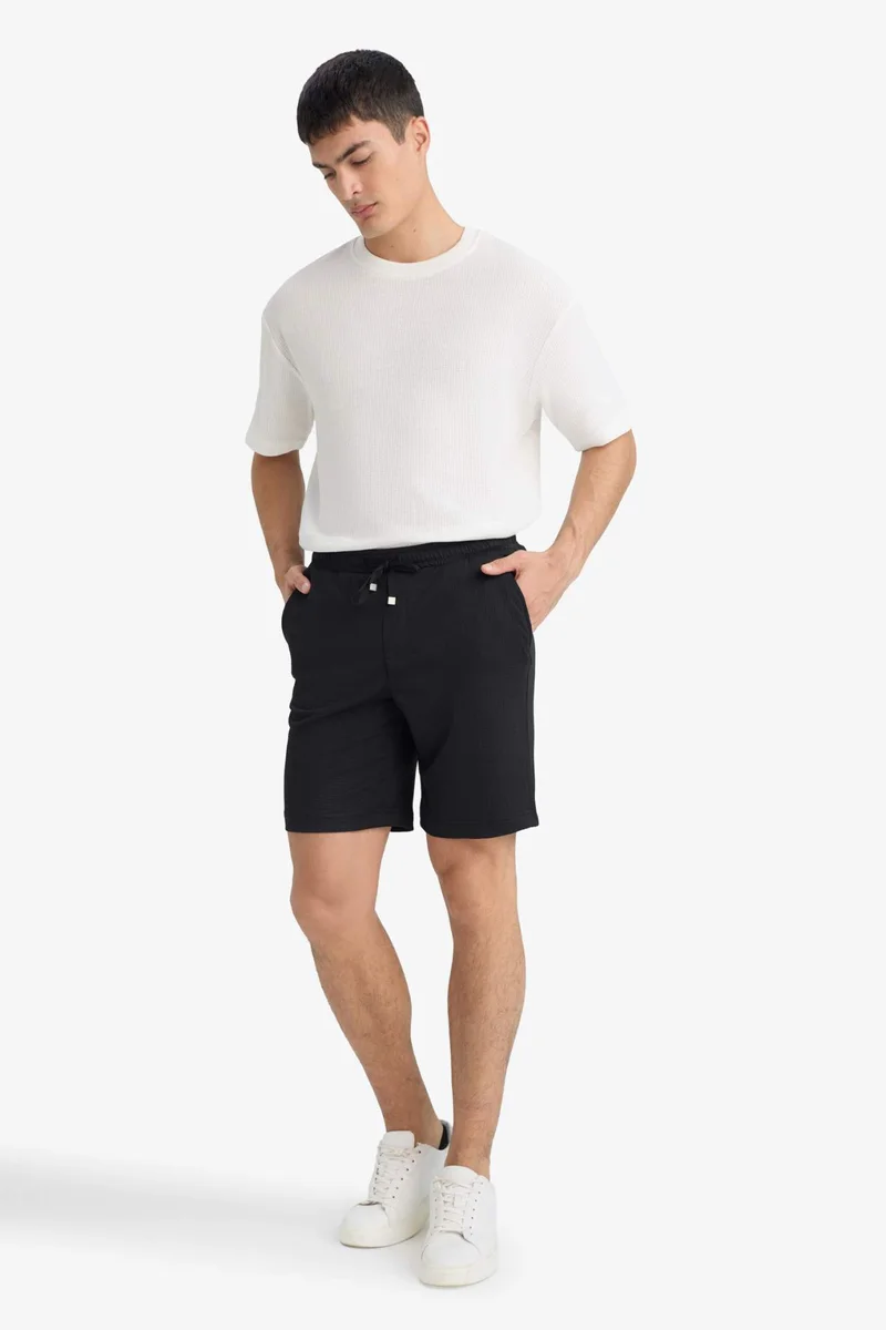 ديفاكتو Regular Fit Stretchy in All Directions Crinkle Bermuda Shorts