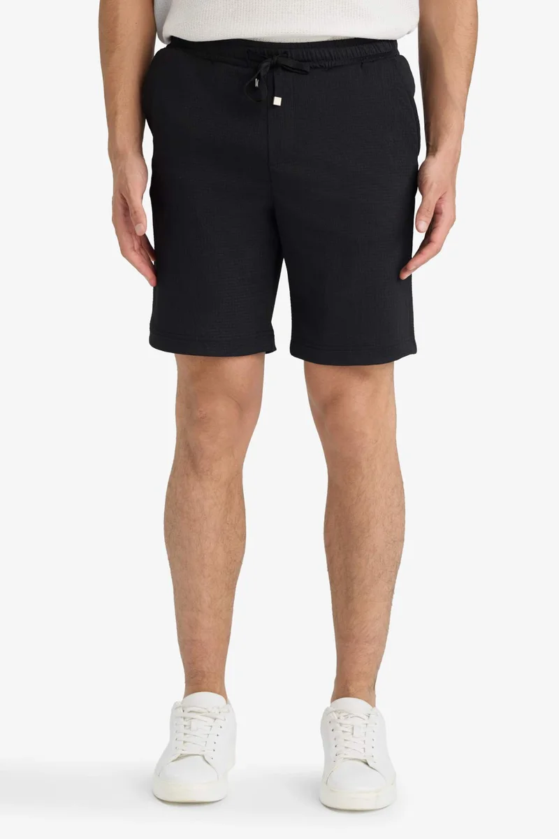 ديفاكتو Regular Fit Stretchy in All Directions Crinkle Bermuda Shorts