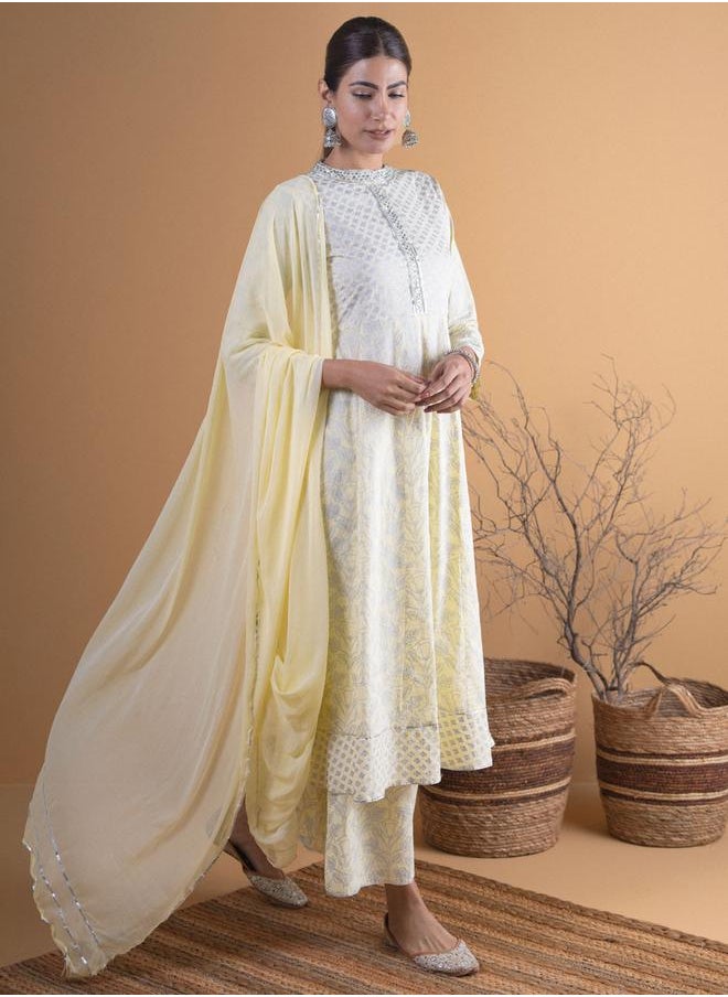 Libas Printed A-Line Kurta with Palazzo and Chiffon Solid Dupatta Set by Styli  - Image 3