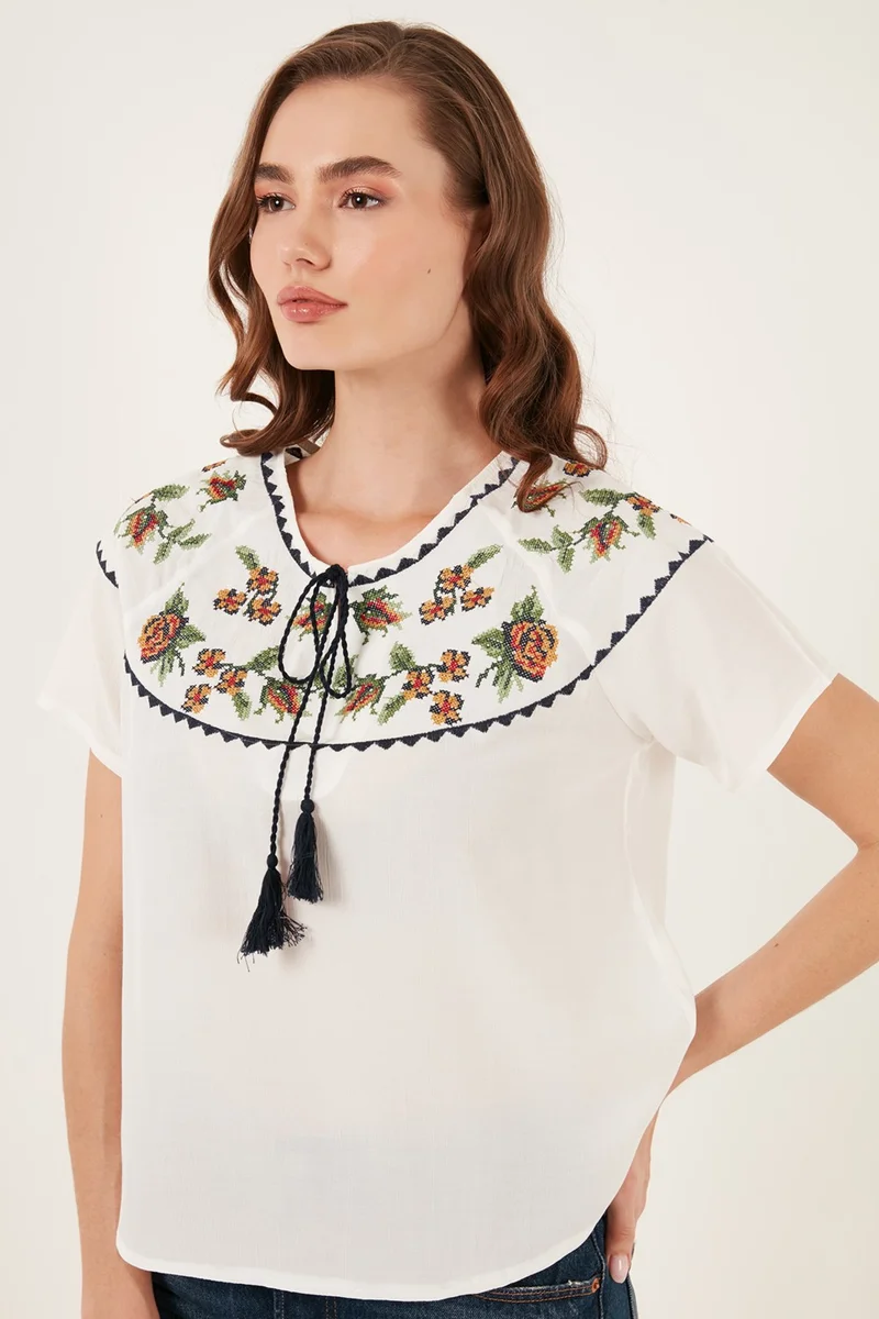 Lela Cotton Regular Fit Embroidered Blouse Women's Blouse 611BZ0259