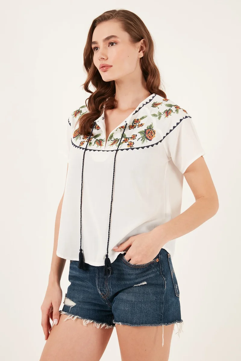 Lela Cotton Regular Fit Embroidered Blouse Women's Blouse 611BZ0259