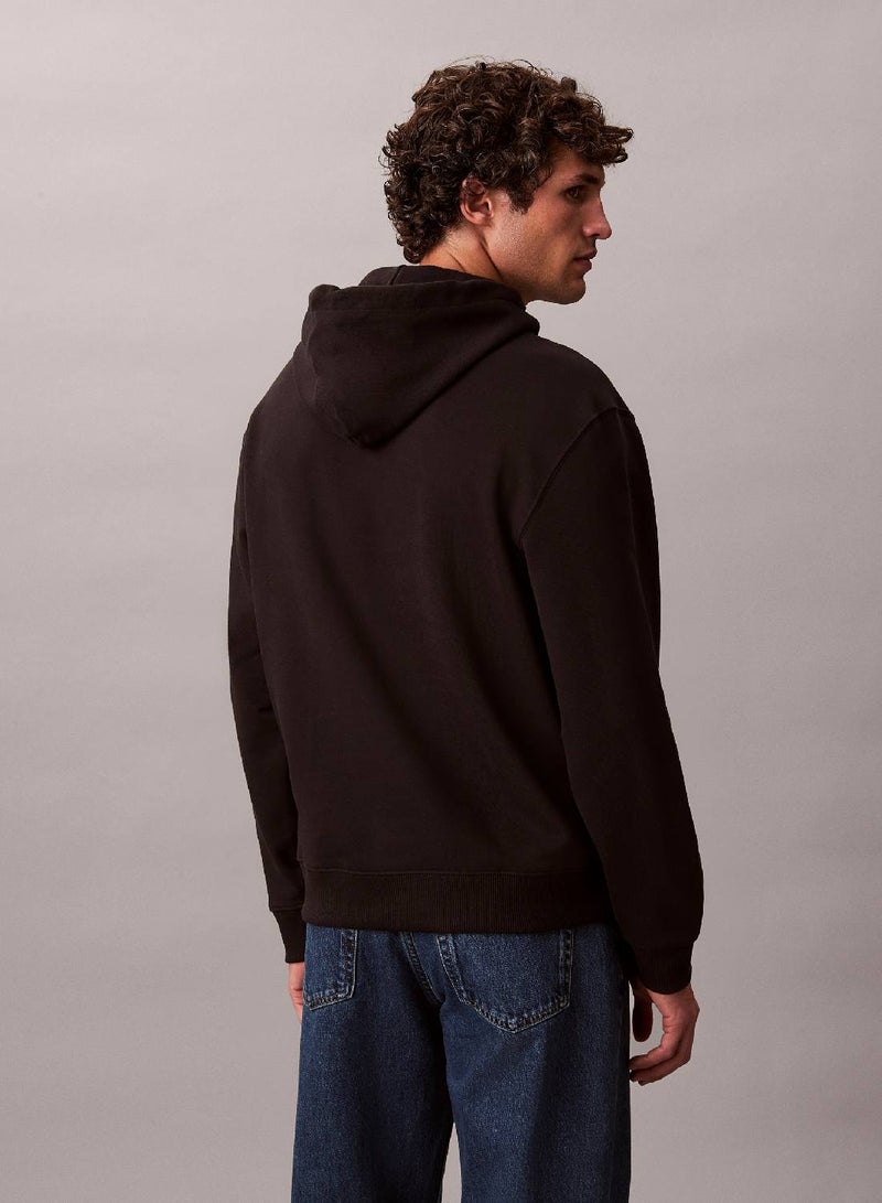 كالفن كلاين جينز هودي مزين بالشعار بقصّة مريحة - Image 2