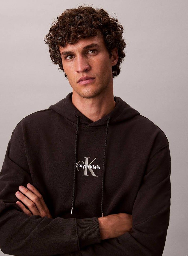 كالفن كلاين جينز هودي مزين بالشعار بقصّة مريحة - Image 5