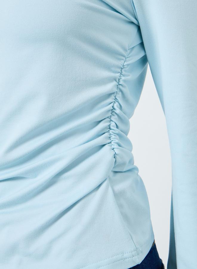 ستايلي تيشيرت سادة بتفاصيل مطوية - Image 4