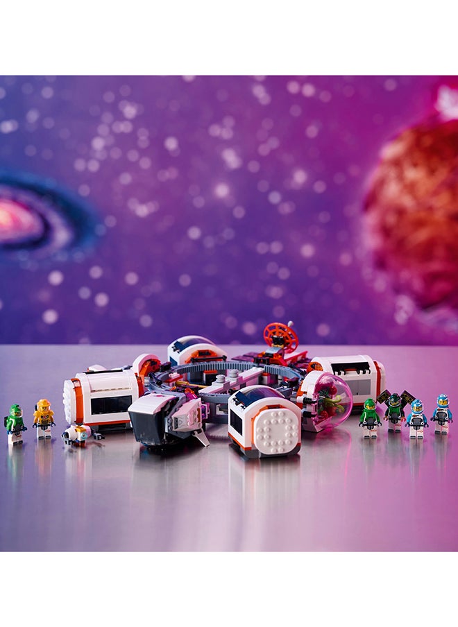 LEGO 60433 نموذج محطة فضائية مدينة قابلة للتعديل طقم بناء لعبة، هدية عيد ميلاد للأطفال، مجموعة لعب استكشافية قابلة للتعديل مع 6 شخصيات رائد فضاء صغيرة للأولاد والبنات وعشاق المركبات الفضائية من عمر 7 سنوات فما فوق (1,097 قطعة)  - Image 4