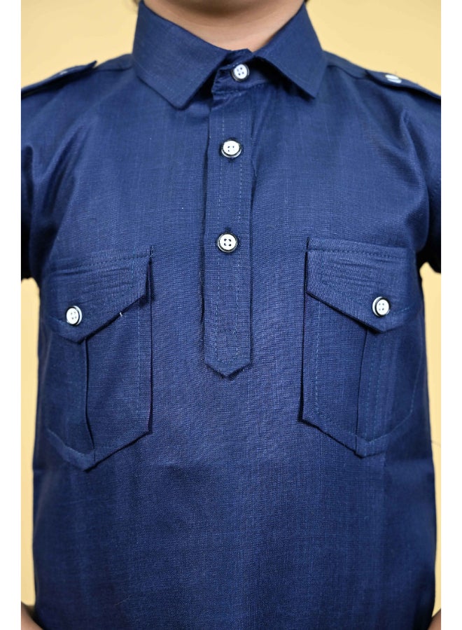 بي تي ديزايز طقم كورتا وسلوار قطن أزرق داكن للأولاد - Image 5