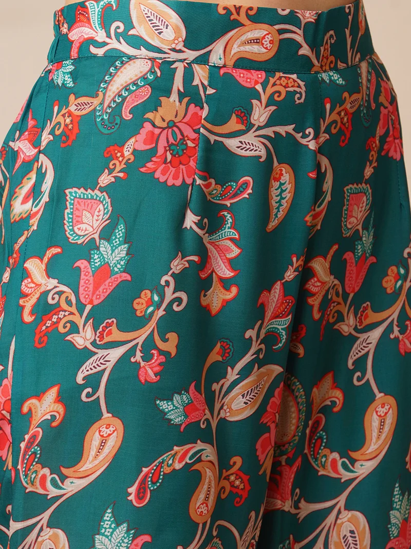 جلو باص Women Green Embroidered Jaal Print Tassel Detailing A-Line Tunic & Pant