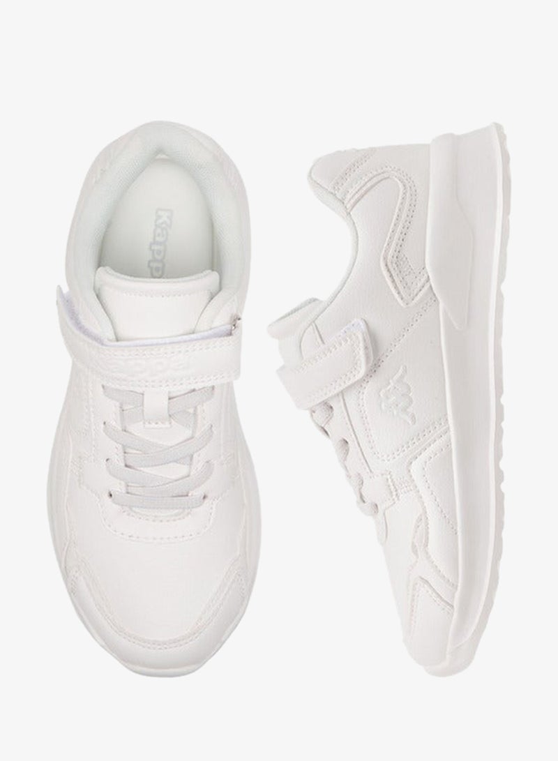 كابا أحذية مدرسية للأولاد بتفاصيل شعار وإغلاق بشريط لاصق - Image 3