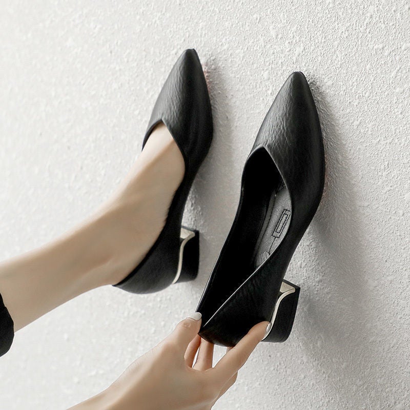 Pointed Toe Thick Heel Flats For Women 2025 Black Work Shoes For Women Low Heel Soft Sole Comfortable Professional Flats Shoes - Image 2