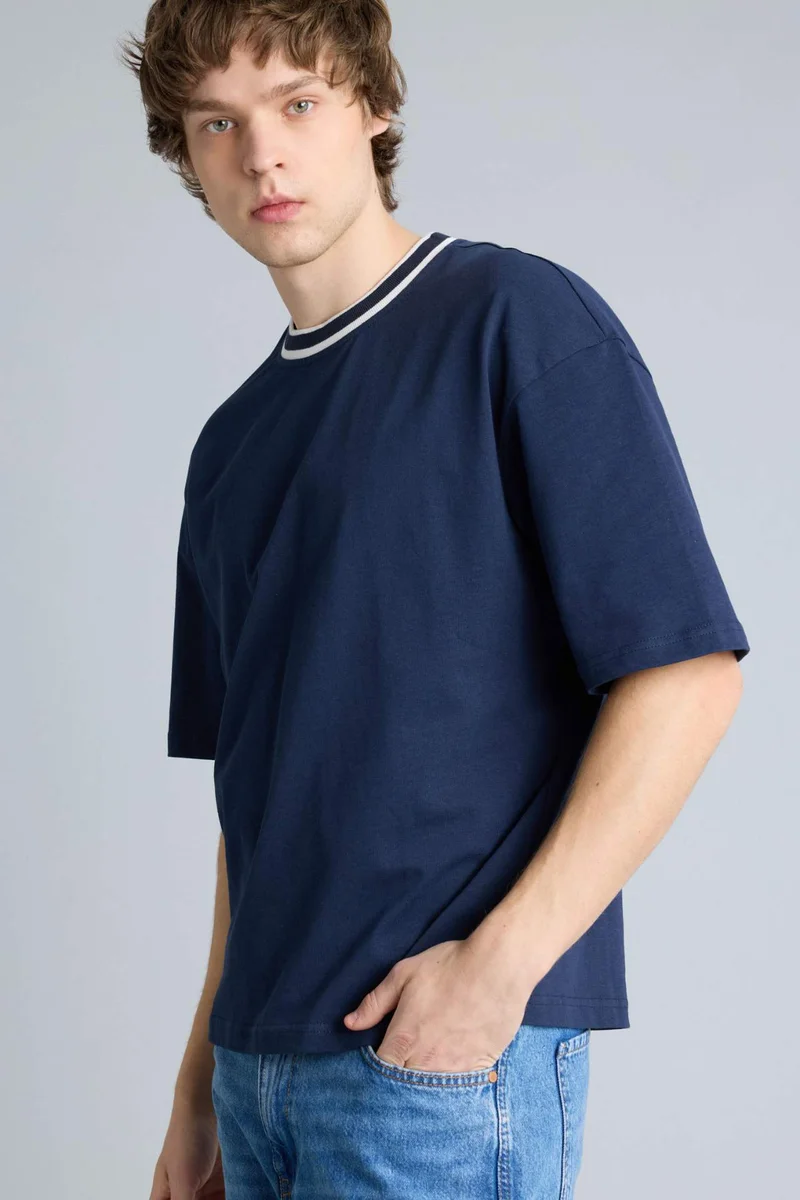 ديفاكتو Boxy Fit Short Sleeve T-Shirt