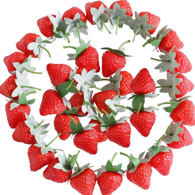 36 Pieces Fake Strawberries Fake Fruit Artificial Strawberry Kitchen Dcor Plastic Strawberry Party Decorations Realistic Fake Food Lifelike for Display Photography Props