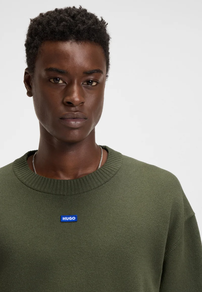 HUGO Knit sweater with short sleeves and blue logo badge