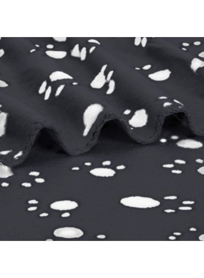 ChicAbode بطانية كلب، ووسادة قطّة، بطانية حيوانات أليفة ناعمة جدًا وممتلئة بالفراء، تُستخدم على صغير الكلاب أو عظام القطط، منشفة صغيرة لصغار القطط والحيوانات الصغيرة، قابلة للغسيل، دافئة، سوداء، 75 × 75 سم - Image 4